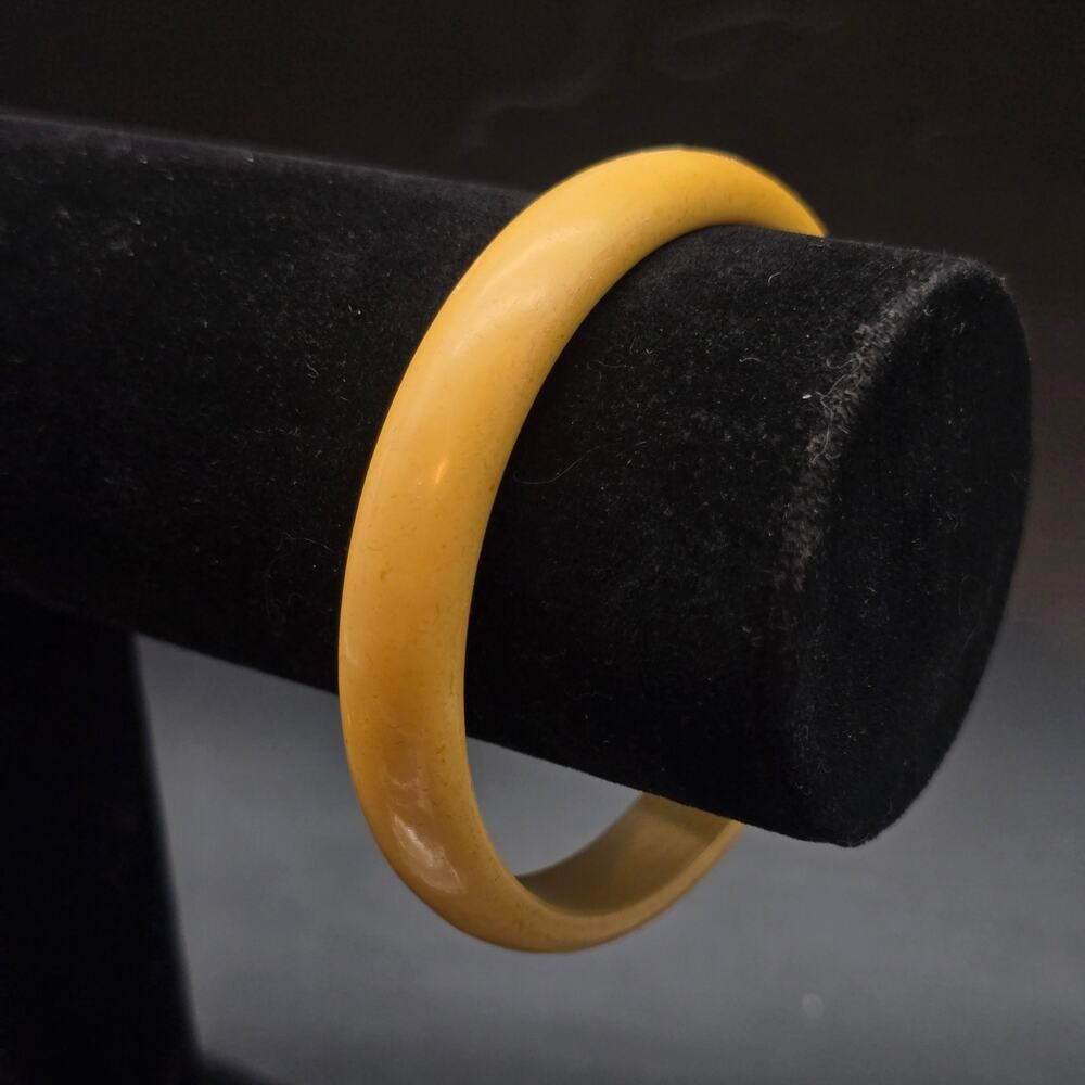 Light Yellow Cream Bakelite Bangle Bracelet Vintage Early Plastics Jewelry